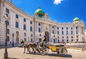 CISÁRSKA VIEDEŇ A DOM MORÍ